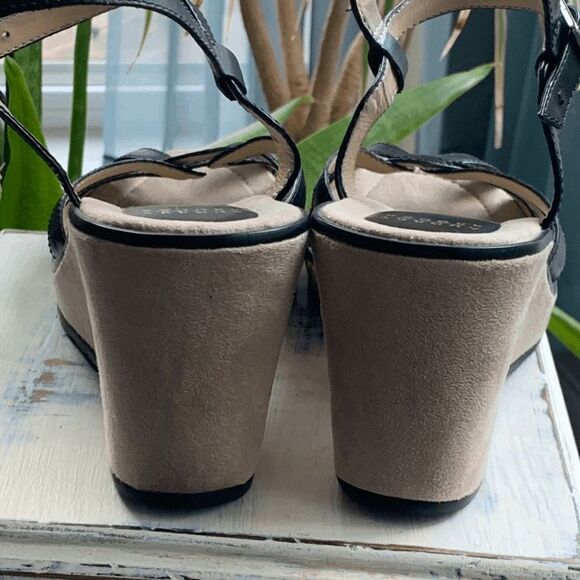 Aubrey Brooke Women's Perforated Ankle Strappy Wedge Sandals Black Size 8.5 - Picture 10 of 14